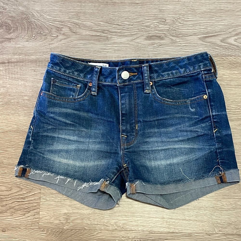 GAP Women Jean shorts laser wash cuffed Size 24